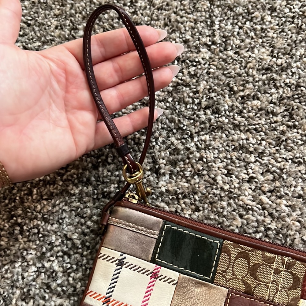 Coach wristlet - Picture 2 of 6